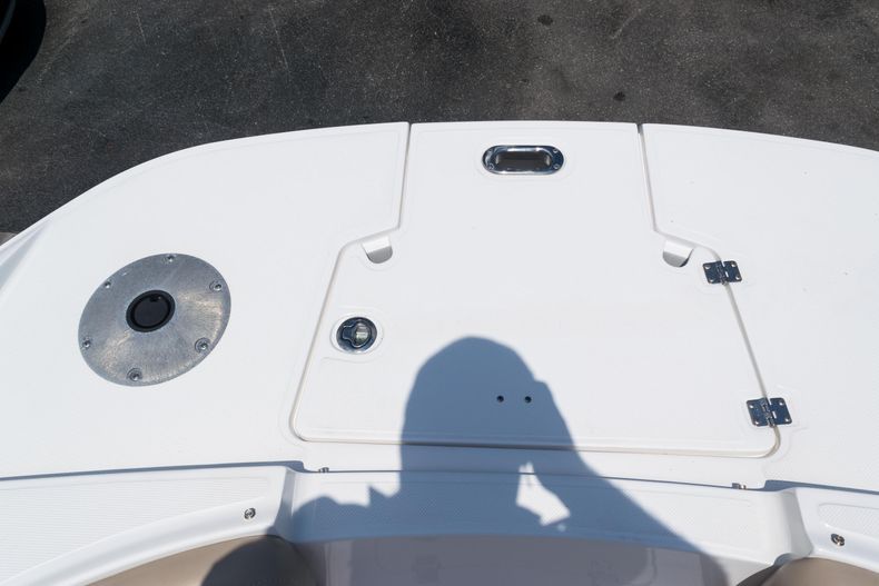 Thumbnail 55 for Used 2015 Hurricane SunDeck SD 2690 OB boat for sale in West Palm Beach, FL
