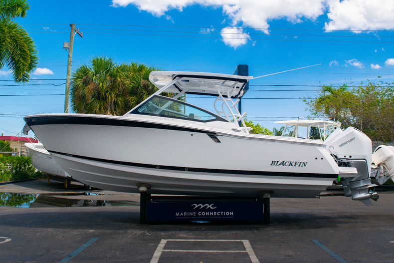 Thumbnail 4 for New 2020 Blackfin 272DC boat for sale in Fort Lauderdale, FL