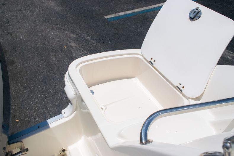 Thumbnail 9 for Used 2008 Hurricane SunDeck 2400 OB boat for sale in West Palm Beach, FL