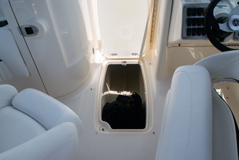 Thumbnail 31 for Used 2008 Hurricane SunDeck 2400 OB boat for sale in West Palm Beach, FL