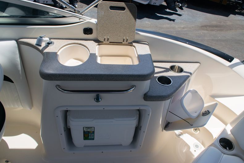 Thumbnail 14 for Used 2008 Hurricane SunDeck 2400 OB boat for sale in West Palm Beach, FL