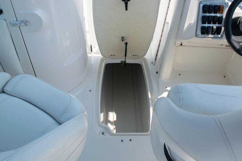 Thumbnail 26 for Used 2012 Hurricane SunDeck 2400 OB boat for sale in West Palm Beach, FL