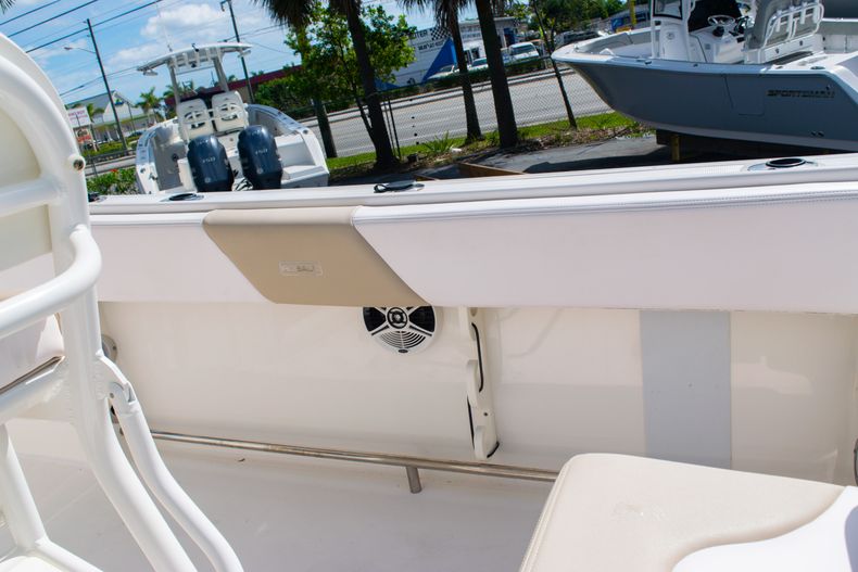 Thumbnail 16 for Used 2019 Robalo R242 Center Console boat for sale in West Palm Beach, FL