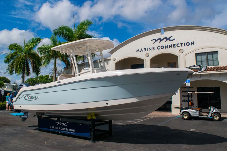 Used 2019 Robalo R242 Center Console boat for sale in West Palm Beach, FL