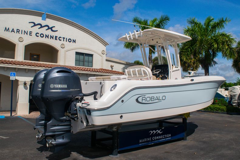 Thumbnail 6 for Used 2019 Robalo R242 Center Console boat for sale in West Palm Beach, FL