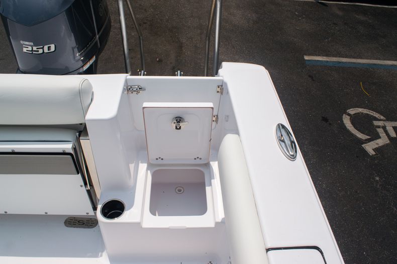 Thumbnail 16 for New 2020 Sportsman Open 232 Center Console boat for sale in West Palm Beach, FL