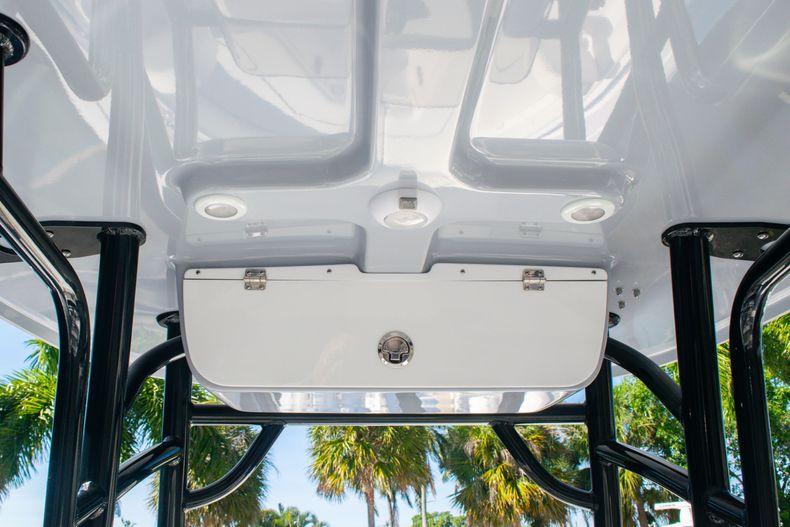 Thumbnail 20 for New 2020 Sportsman Heritage 211 Center Console boat for sale in Vero Beach, FL