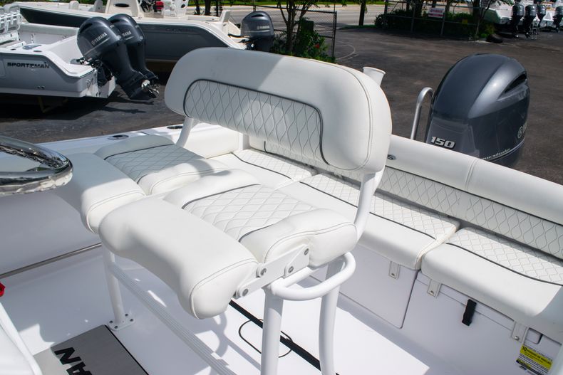 Thumbnail 19 for New 2020 Sportsman Heritage 211 Center Console boat for sale in West Palm Beach, FL