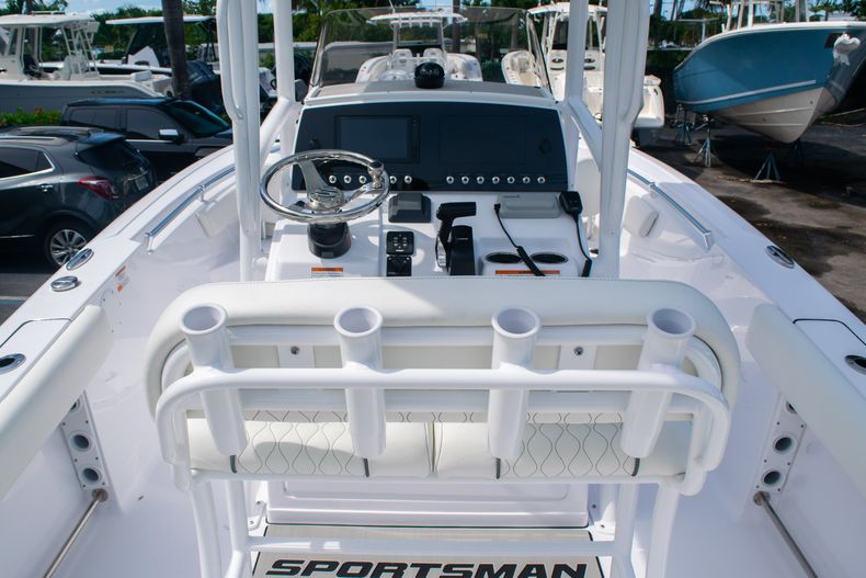 Thumbnail 14 for New 2020 Sportsman Heritage 211 Center Console boat for sale in West Palm Beach, FL
