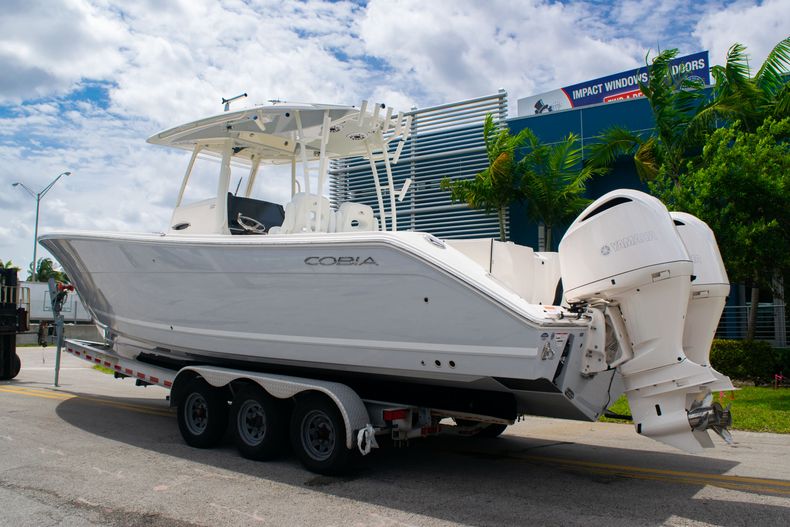 Thumbnail 4 for New 2020 Cobia 320 CC Center Console boat for sale in Vero Beach, FL