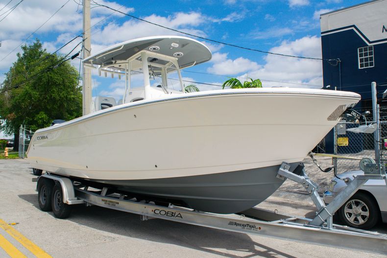 Thumbnail 1 for New 2020 Cobia 262 CC Center Console boat for sale in Miami, FL