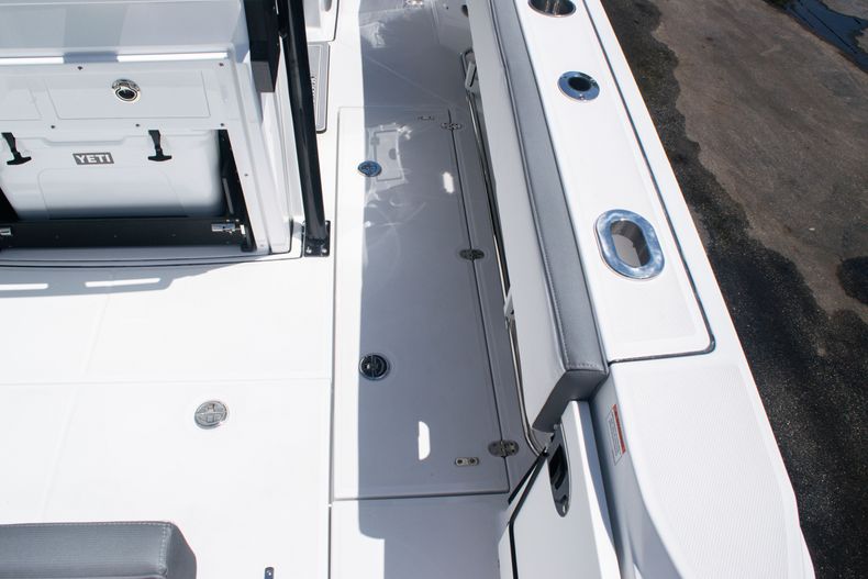Thumbnail 22 for New 2020 Blackfin 272CC boat for sale in West Palm Beach, FL