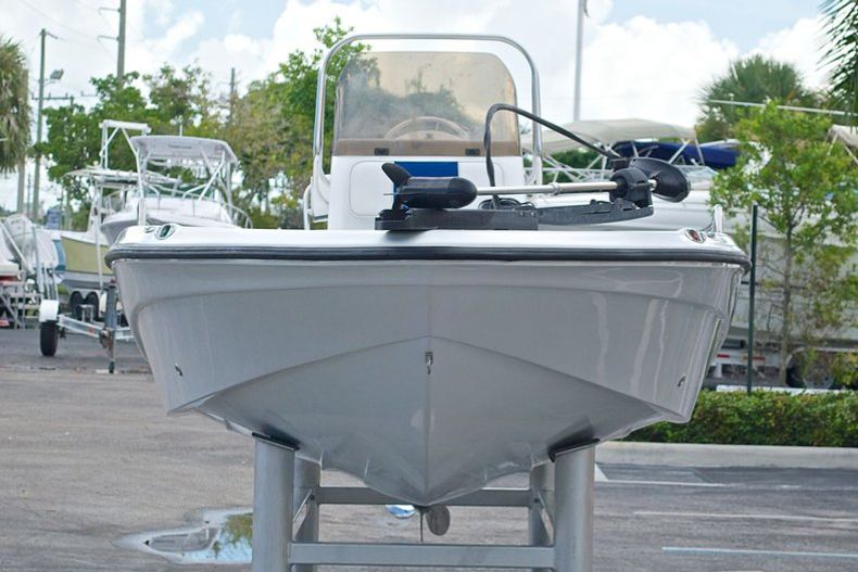 Thumbnail 2 for Used 2002 Mako Fishmaster 1900 CC Travis Edition boat for sale in West Palm Beach, FL