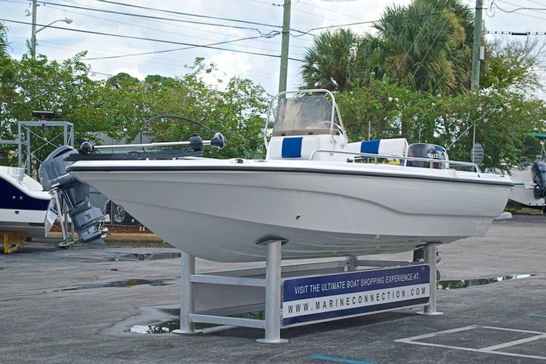 Thumbnail 3 for Used 2002 Mako Fishmaster 1900 CC Travis Edition boat for sale in West Palm Beach, FL