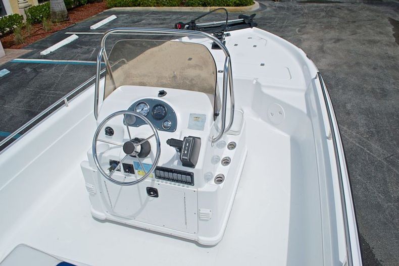 Thumbnail 17 for Used 2002 Mako Fishmaster 1900 CC Travis Edition boat for sale in West Palm Beach, FL