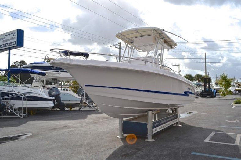 Thumbnail 5 for Used 2003 Pro-Line 23 Sport Center Console boat for sale in West Palm Beach, FL