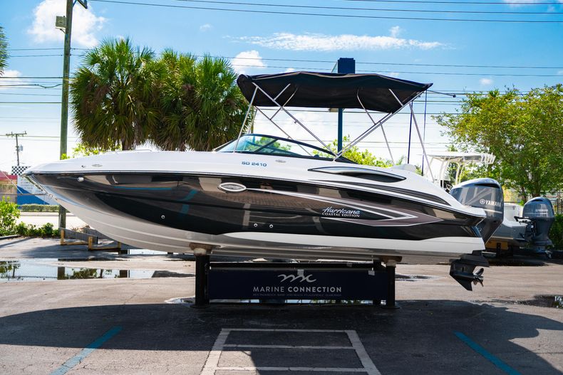 Thumbnail 4 for New 2020 Hurricane SD 2410 OB boat for sale in Vero Beach, FL
