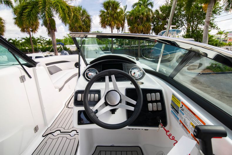 Thumbnail 13 for New 2020 Hurricane SD 2400 OB boat for sale in West Palm Beach, FL