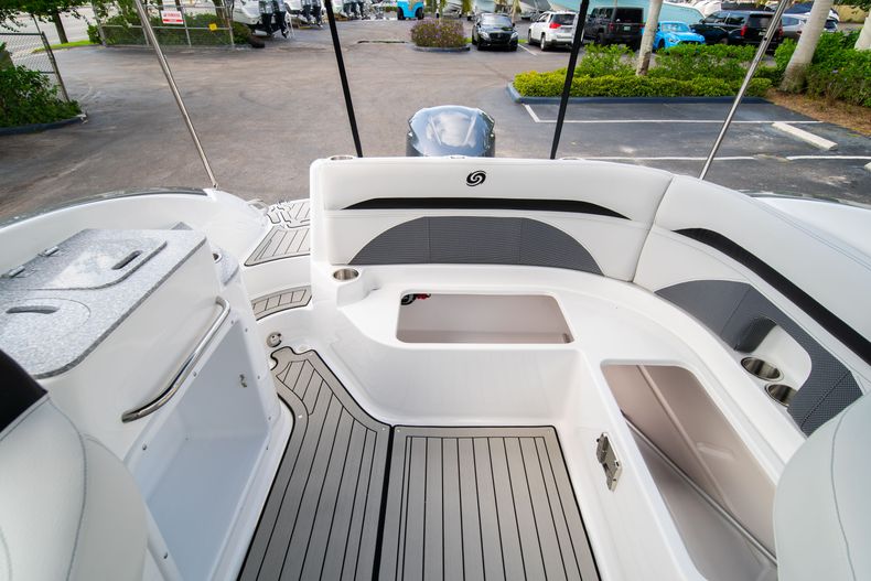 Thumbnail 12 for New 2020 Hurricane SD 2400 OB boat for sale in West Palm Beach, FL