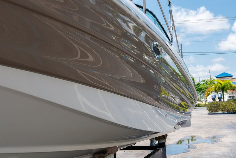 Thumbnail 5 for Used 2015 Southwind 2600SD Sportdeck boat for sale in West Palm Beach, FL