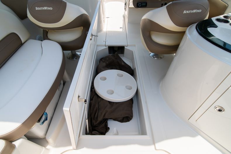 Thumbnail 23 for Used 2015 Southwind 2600SD Sportdeck boat for sale in West Palm Beach, FL