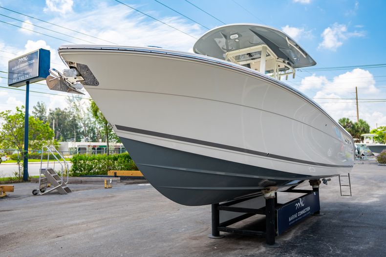 Thumbnail 3 for New 2020 Cobia 262 CC Center Console boat for sale in West Palm Beach, FL