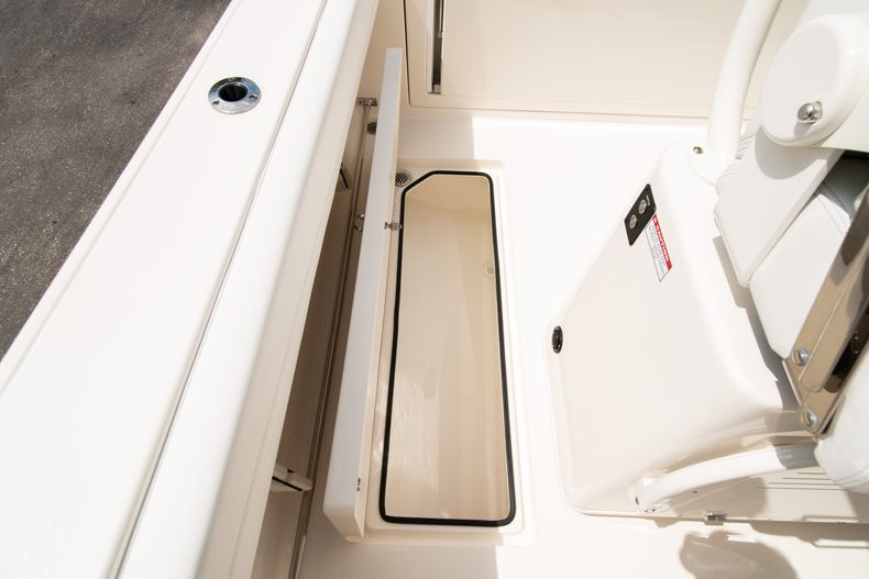 Thumbnail 16 for New 2020 Cobia 262 CC Center Console boat for sale in West Palm Beach, FL