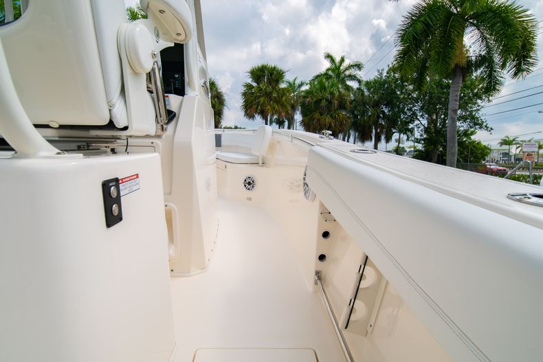 Thumbnail 14 for New 2020 Cobia 262 CC Center Console boat for sale in West Palm Beach, FL