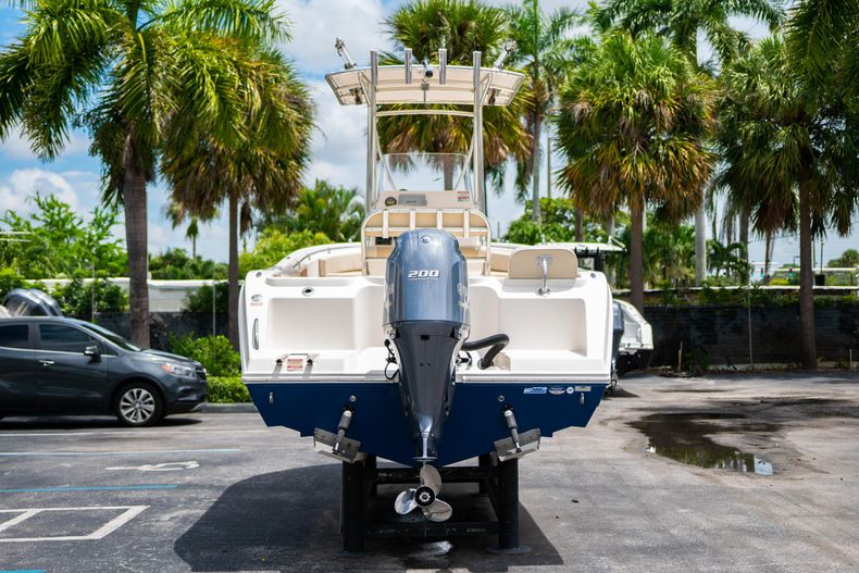 Thumbnail 9 for Used 2014 Cobia 217 Center Console boat for sale in West Palm Beach, FL