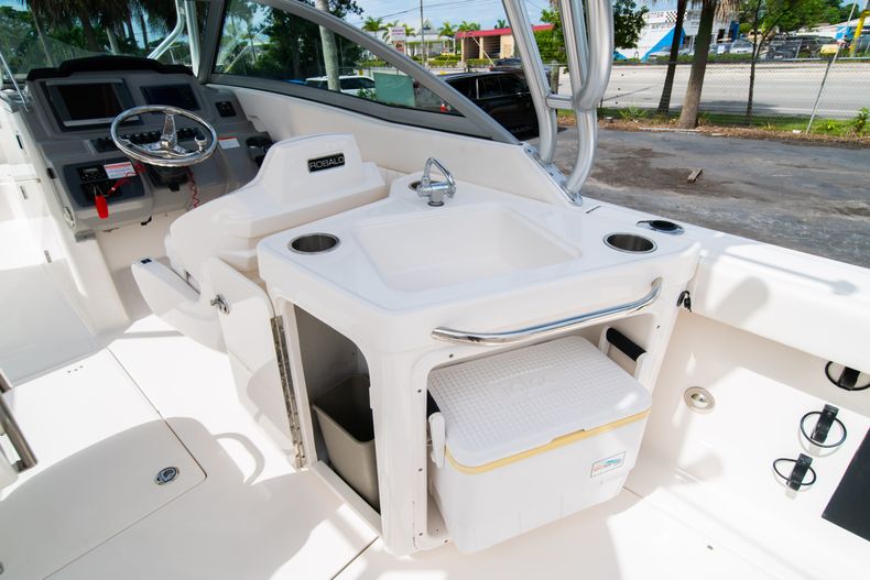 Thumbnail 24 for Used 2014 Robalo R247 Dual Console boat for sale in West Palm Beach, FL