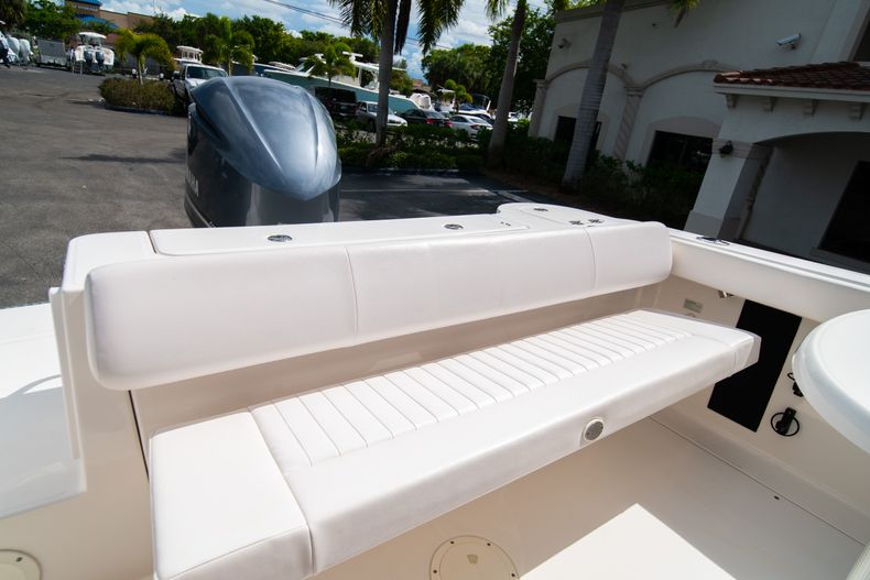 Thumbnail 16 for Used 2014 Robalo R247 Dual Console boat for sale in West Palm Beach, FL