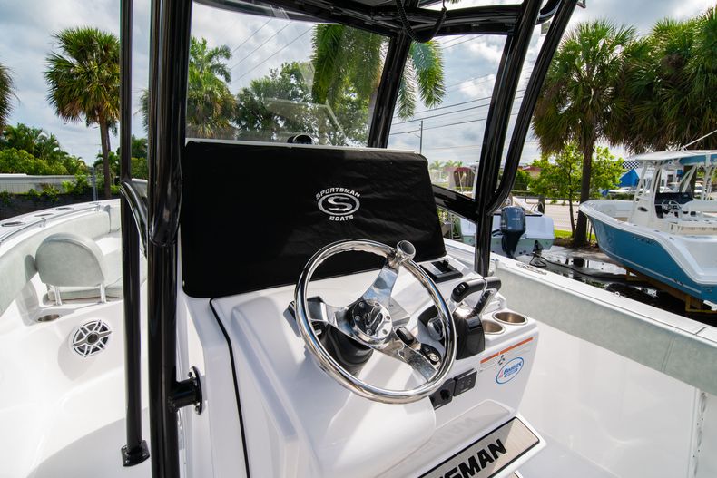 Thumbnail 29 for Used 2019 Sportsman Heritage 251 Center Console boat for sale in West Palm Beach, FL