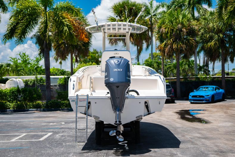 Thumbnail 6 for Used 2019 Cobia 240 CC boat for sale in West Palm Beach, FL