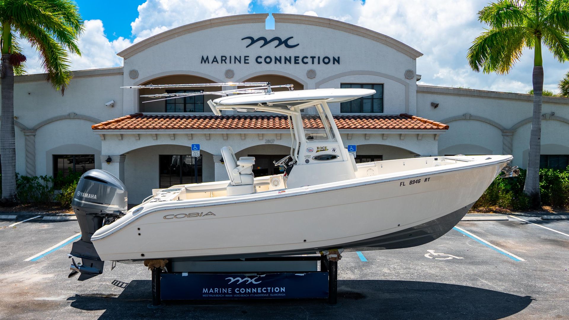 Used 2019 Cobia 240 CC #B014 image 1