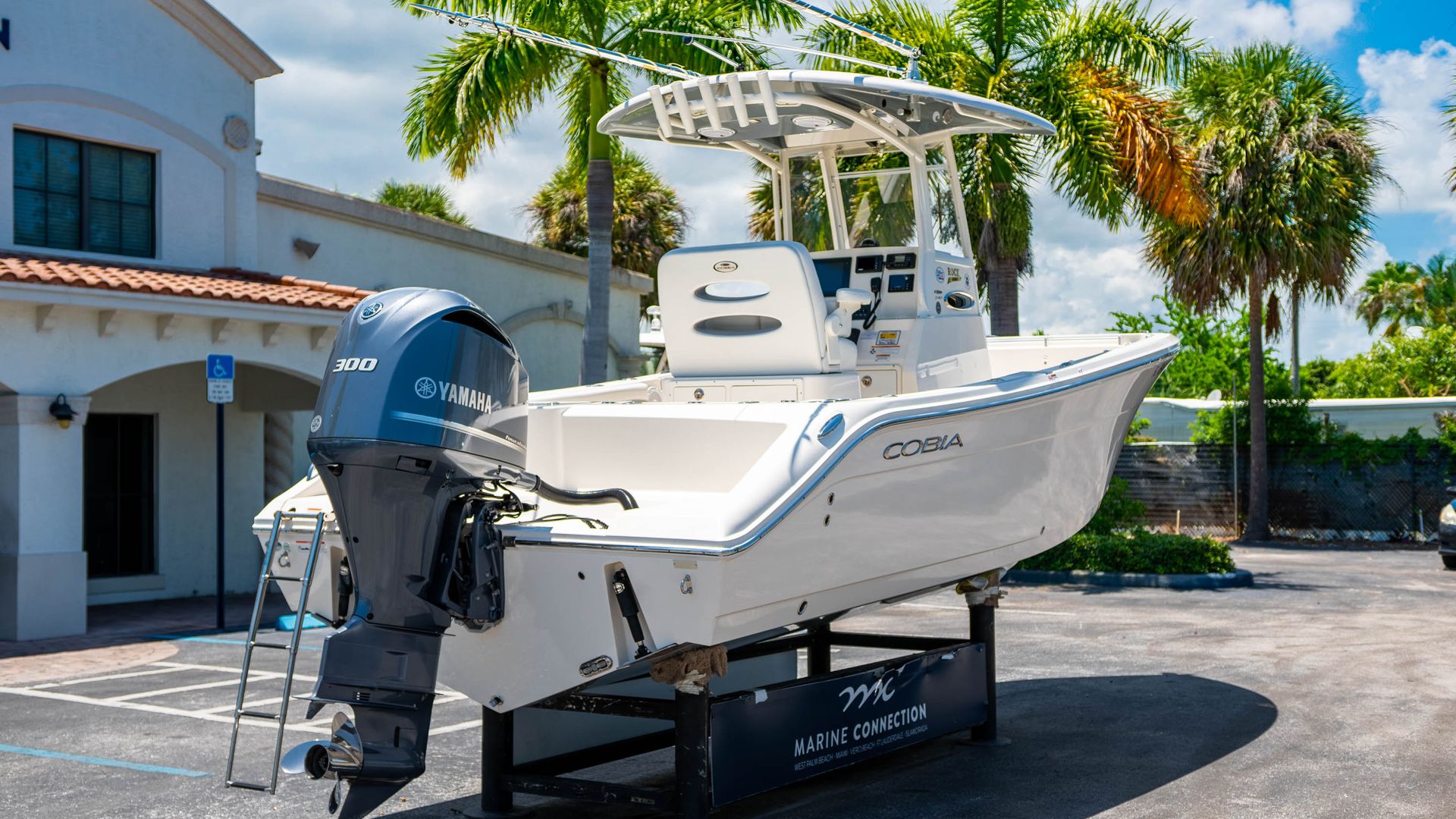 Used 2019 Cobia 240 CC #B014 image 9