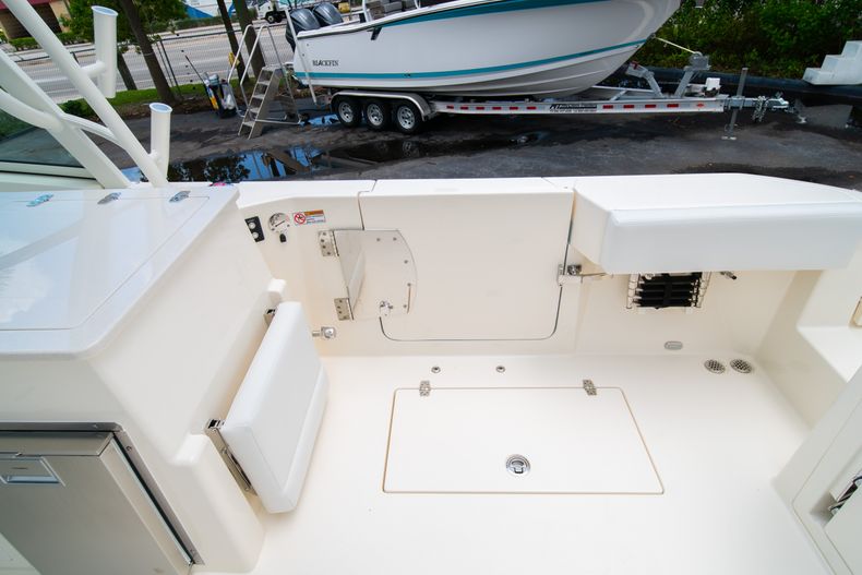 Thumbnail 9 for New 2020 Cobia 330 DC boat for sale in West Palm Beach, FL