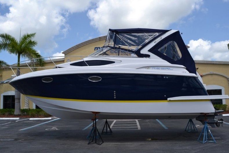 Used 2009 Regal 2860 Windows Express boat for sale in West Palm Beach, FL