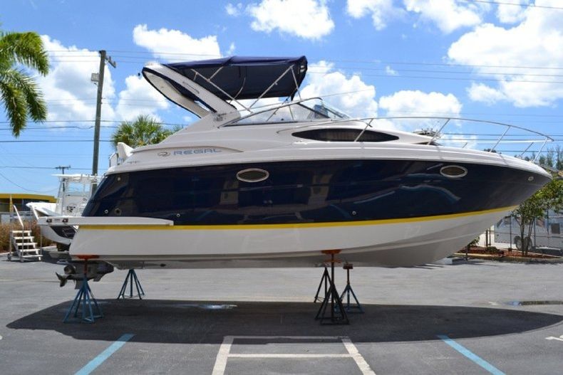 Thumbnail 12 for Used 2009 Regal 2860 Windows Express boat for sale in West Palm Beach, FL