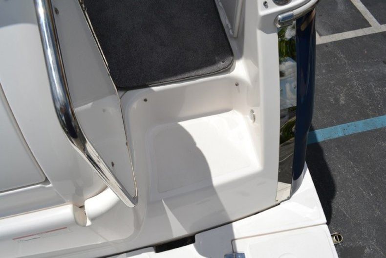 Thumbnail 33 for Used 2009 Regal 2860 Windows Express boat for sale in West Palm Beach, FL