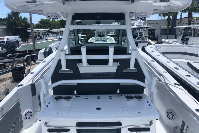 Thumbnail 1 for New 2020 Blackfin 332CC boat for sale in West Palm Beach, FL