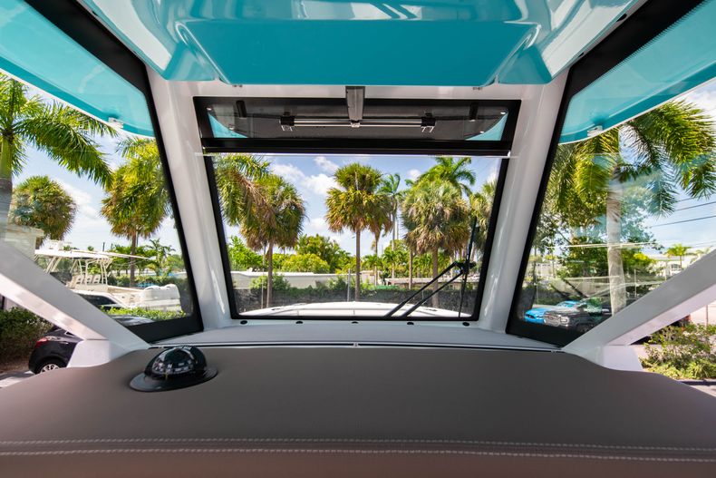 Thumbnail 32 for New 2020 Blackfin 272CC boat for sale in West Palm Beach, FL