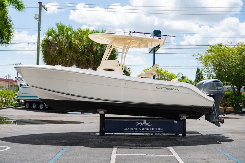 Thumbnail 6 for Used 2015 Cobia 237 CC Center Console boat for sale in West Palm Beach, FL
