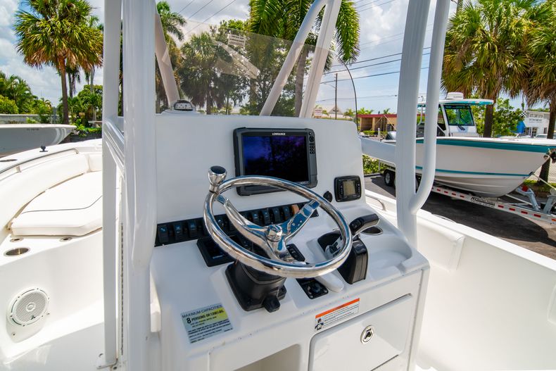 Thumbnail 32 for Used 2016 Sea Hunt Ultra 234 Center Console boat for sale in West Palm Beach, FL