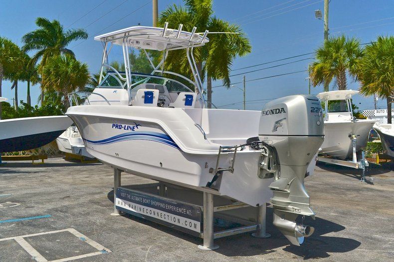 Thumbnail 6 for Used 2006 Pro-Line 24 Walk boat for sale in West Palm Beach, FL