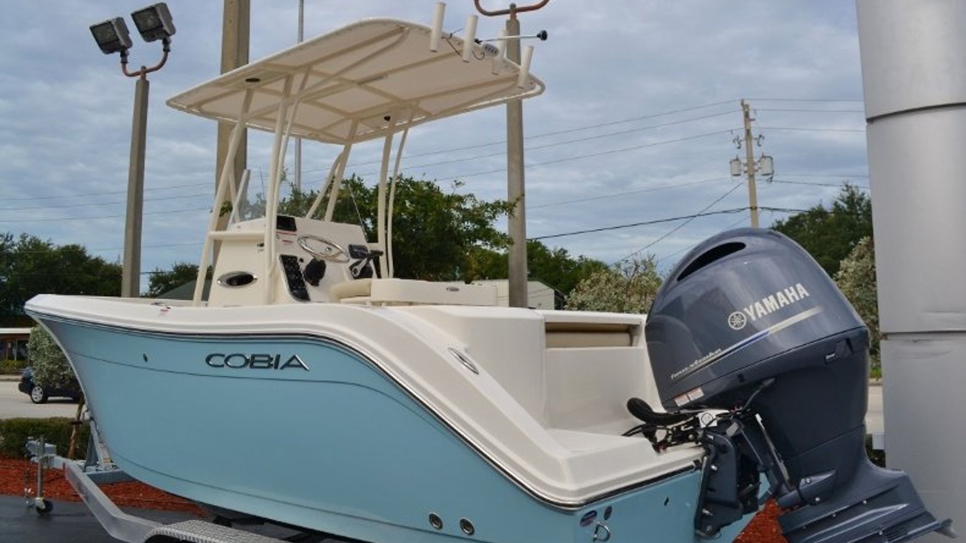 New 2017 Cobia 201 Center Console #T001 image 3