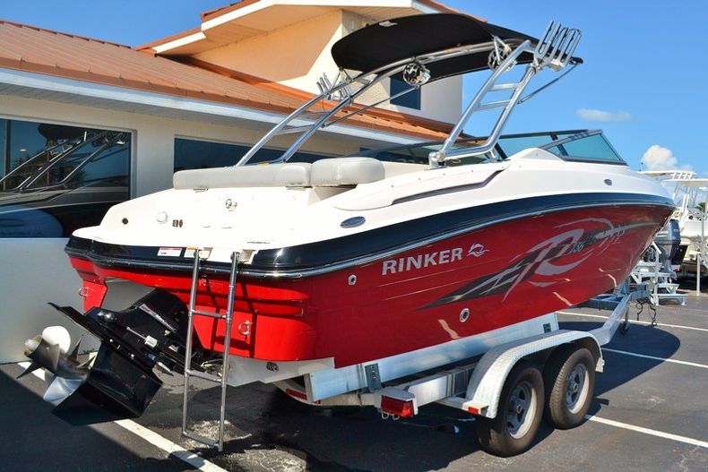 Thumbnail 6 for New 2014 Rinker Captiva 236 Bowrider boat for sale in Vero Beach, FL