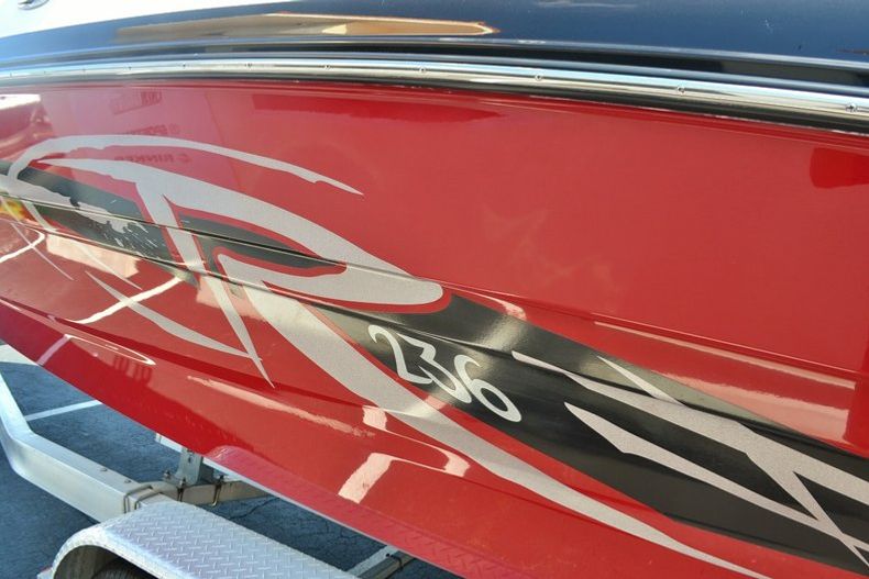 Thumbnail 7 for New 2014 Rinker Captiva 236 Bowrider boat for sale in Vero Beach, FL