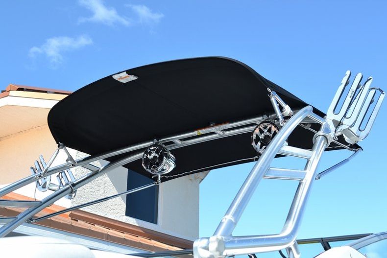 Thumbnail 9 for New 2014 Rinker Captiva 236 Bowrider boat for sale in Vero Beach, FL