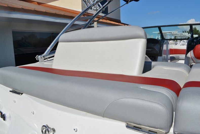 Thumbnail 33 for New 2014 Rinker Captiva 236 Bowrider boat for sale in Vero Beach, FL