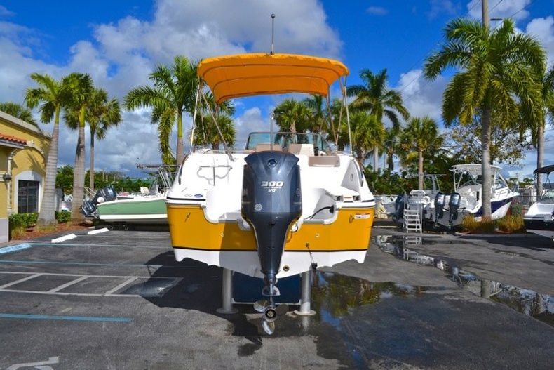 Thumbnail 6 for New 2013 Hurricane SunDeck SD 2700 OB boat for sale in West Palm Beach, FL